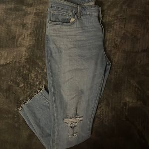 Women Light wash Levi Skinnies